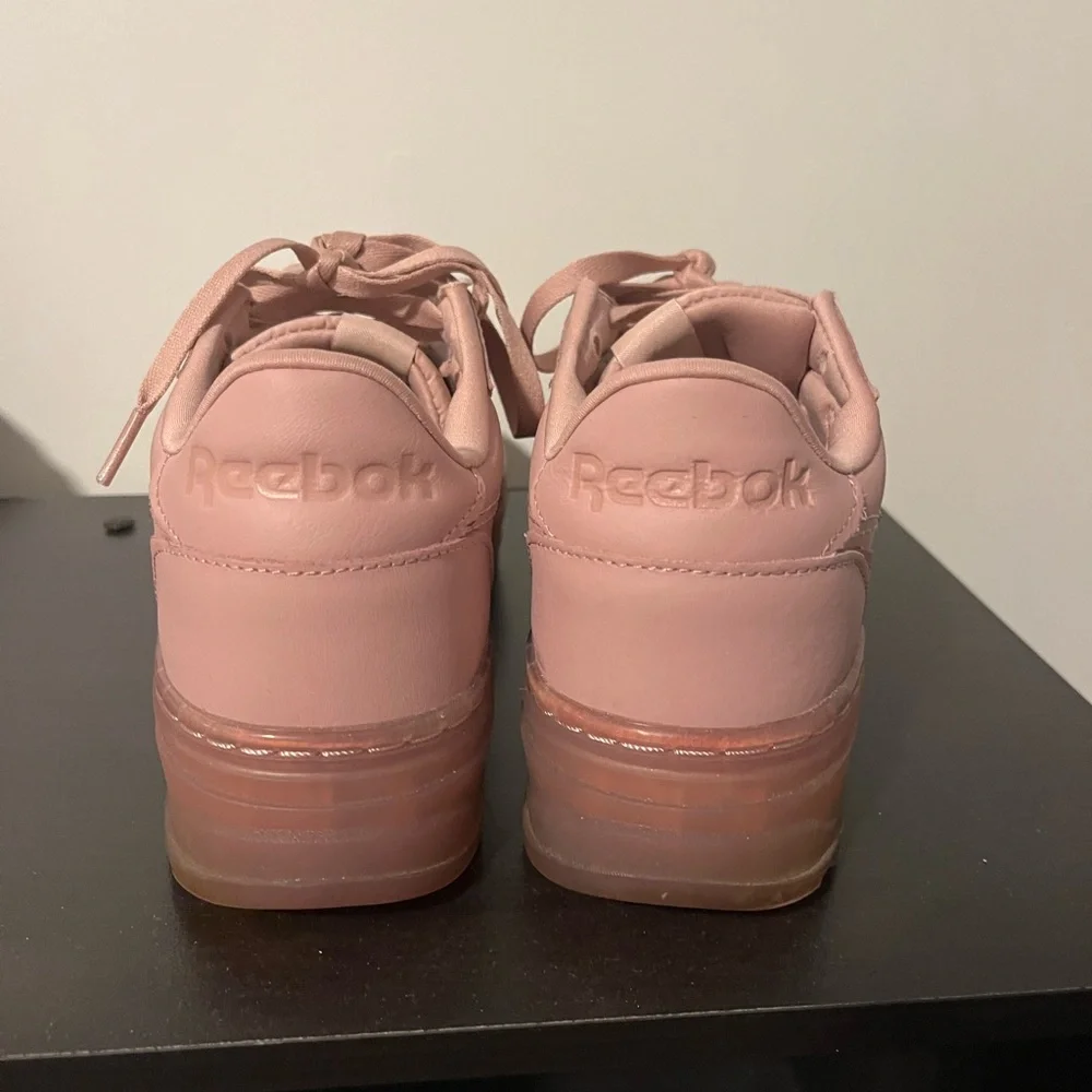 Pink Reebok 😍 - Picture 4 of 4